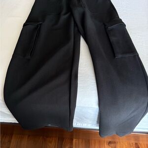 Black Wide-Leg Cargo Pants